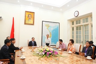 Phó Thủ tướng Nguyễn Thiện Nhân tiếp thân mật đoàn Việt kiều Thái Lan thăm VN - ảnh 1